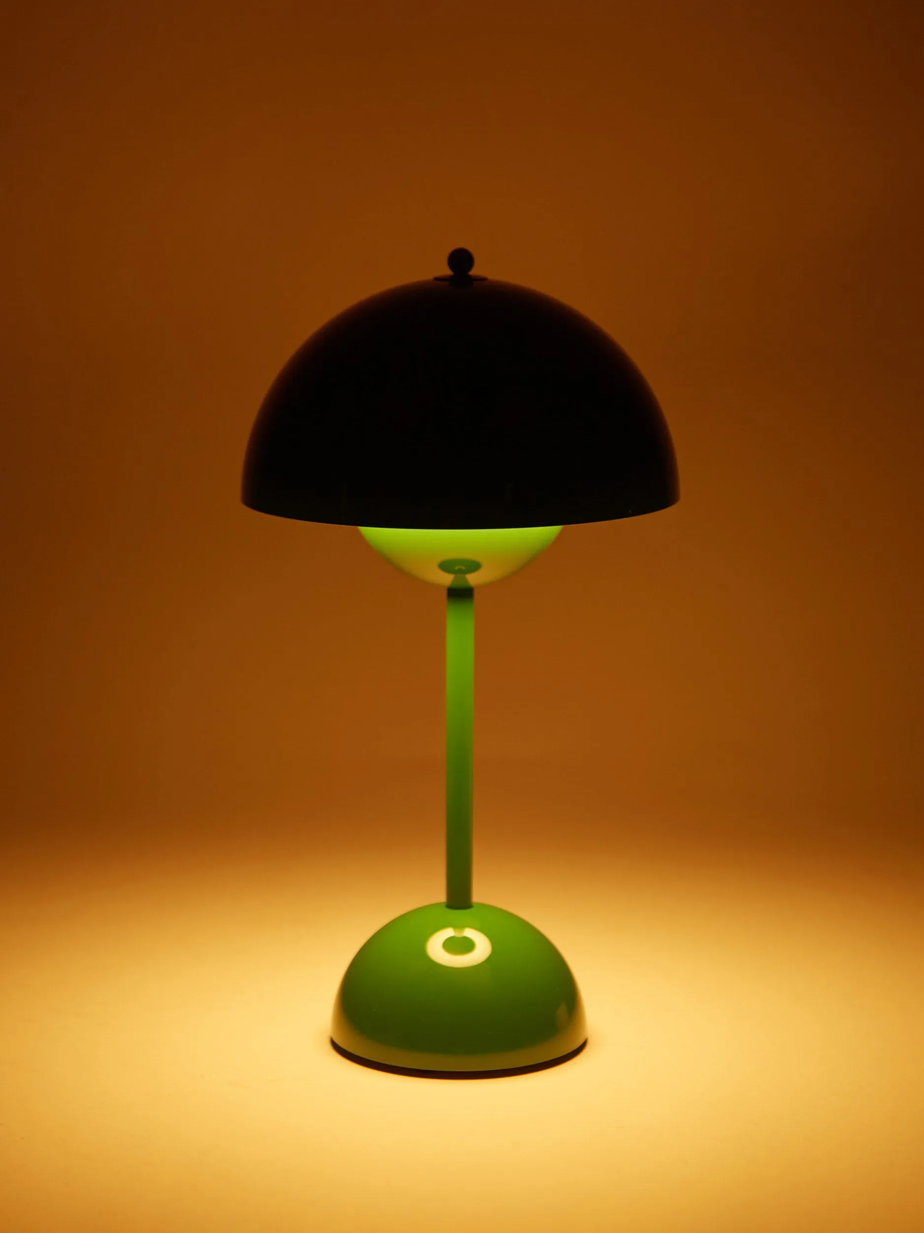 &Tradition Flowerpot Table Portable VP9 - Signal Green