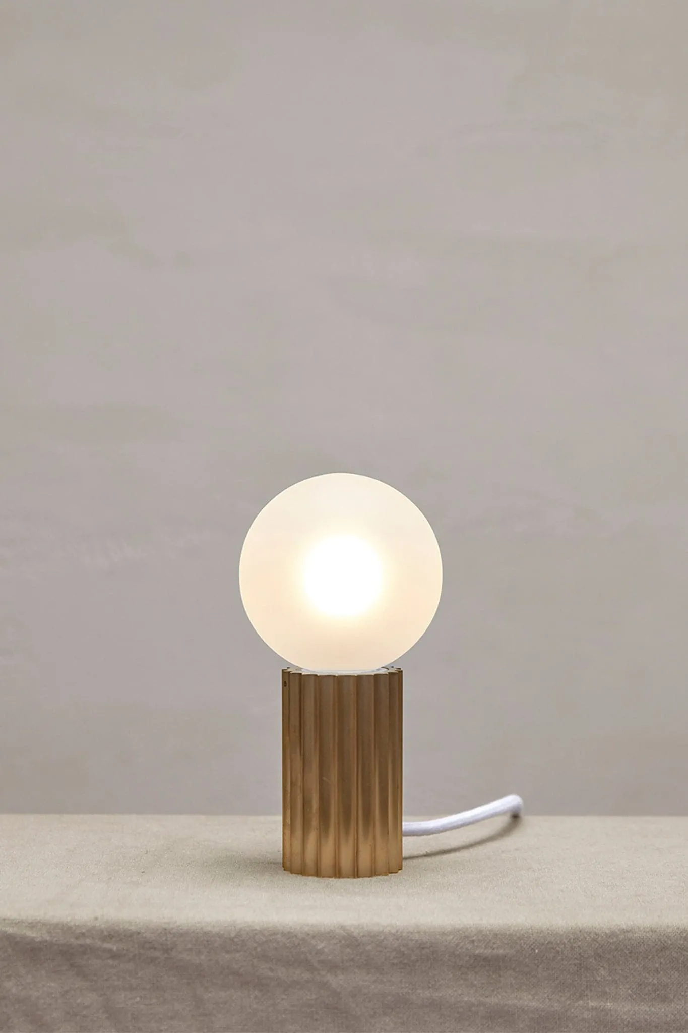 Attalos Table Lamp 95, 240V in Brass