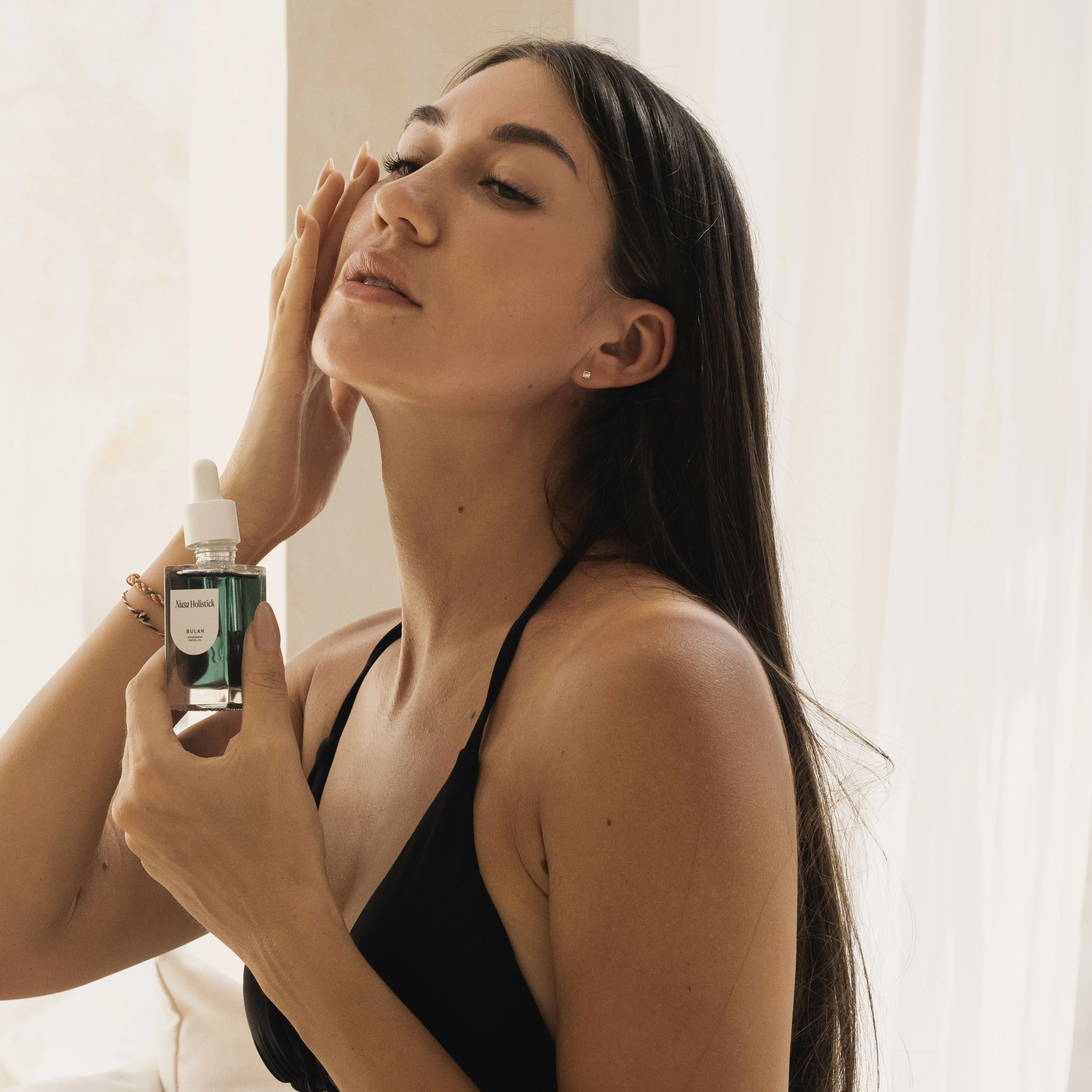 Bulan Nourishing Facial Oil