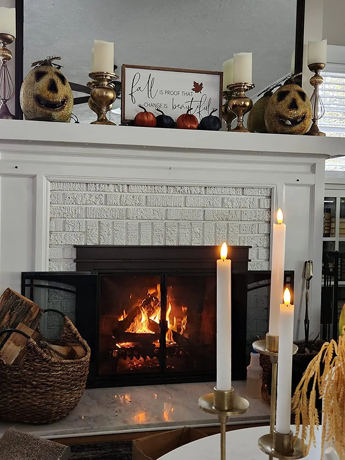 LOVECANDOU Led Battery Operated Flameless Taper Candles Light with Remote &Timer,Electric Fake Window Candle Flickering Like Real Wax,Floating Candle Stick for Home Der (White)