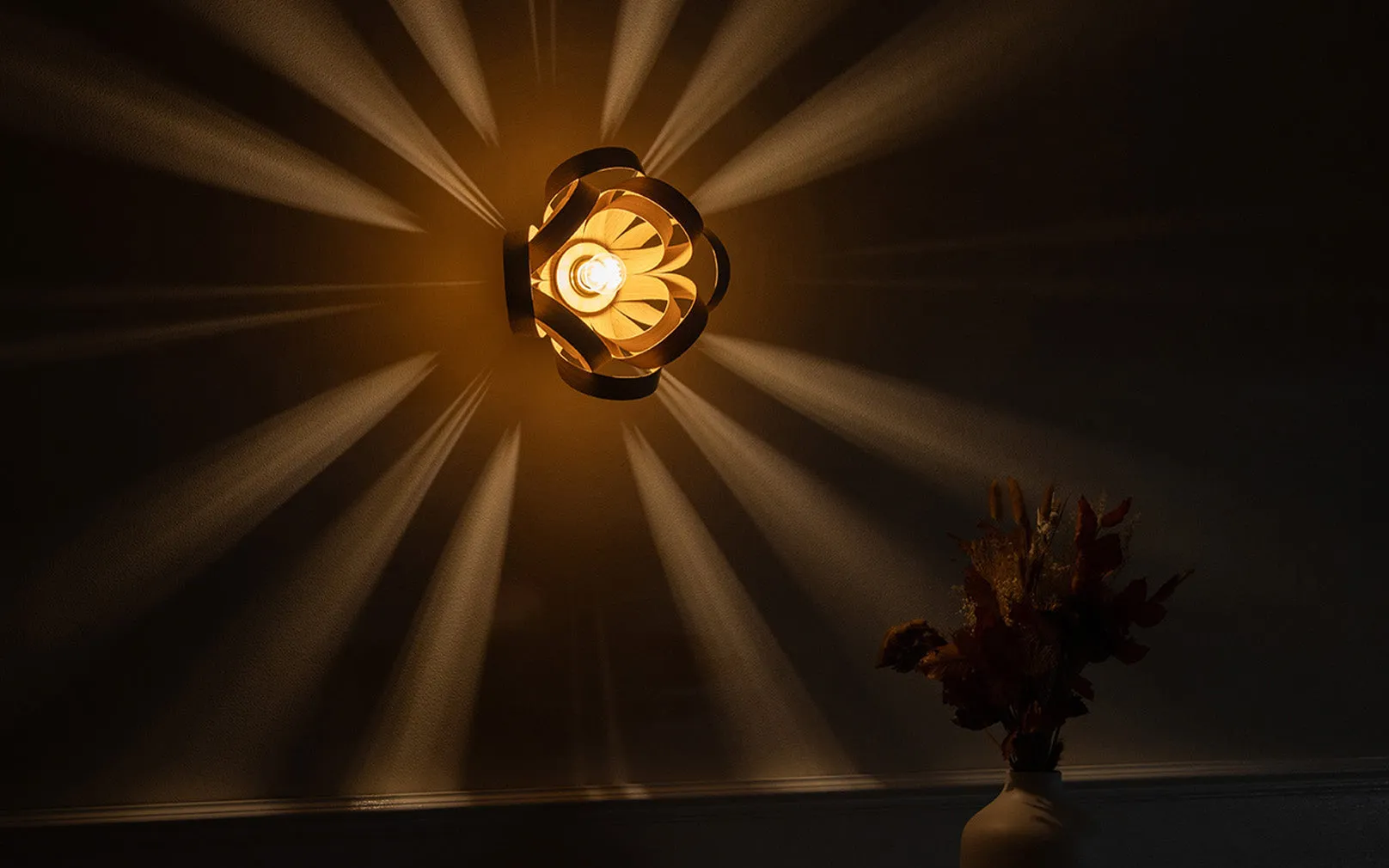 Skipper Wireless Wall Light