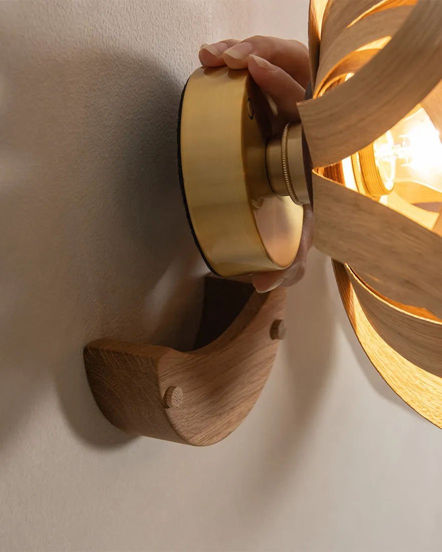 Skipper Wireless Wall Light
