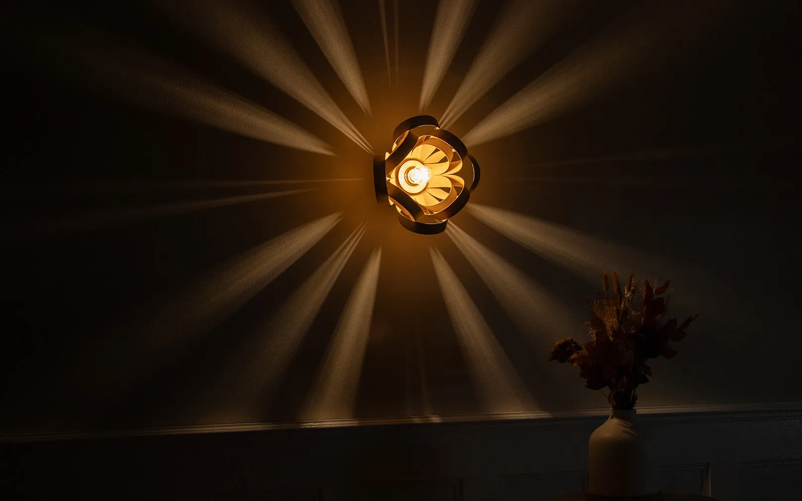 Skipper Wireless Wall Light
