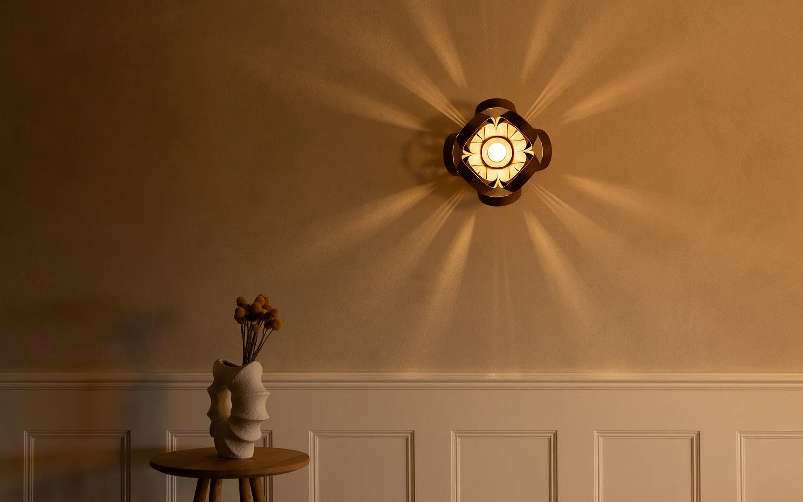 Skipper Wireless Wall Light