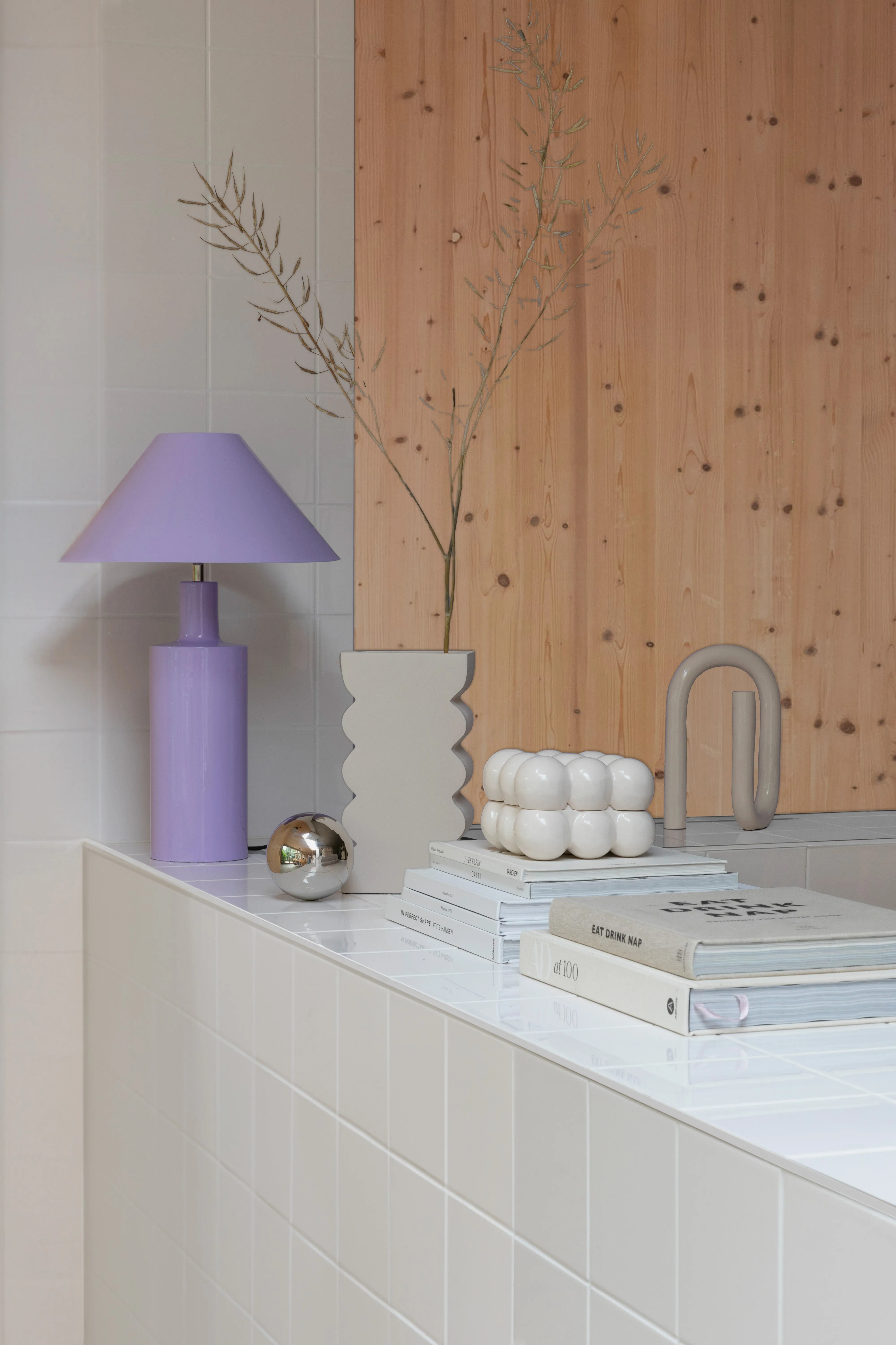 Wonders Shiny Table Lamp